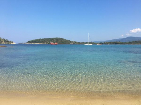 Beachfront Apartment, Ormos Panagias